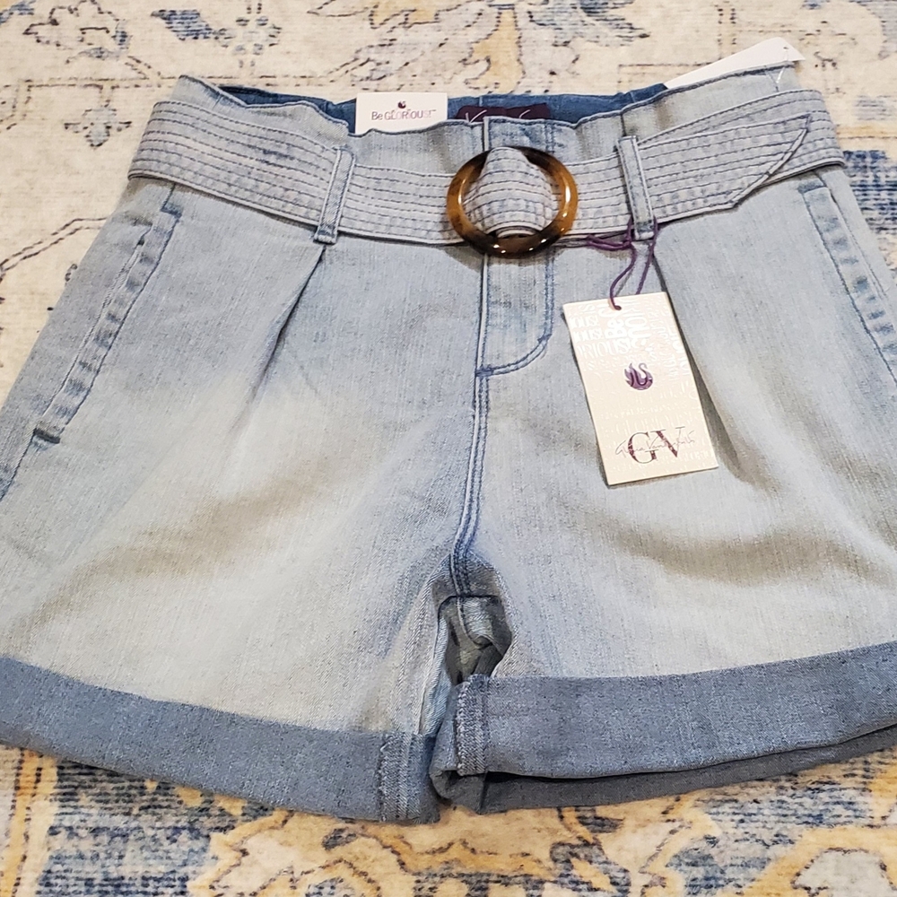 Gloria Vanderbilt Light Blue Denim Paperbag Waist Shorts with Tortoise Ring Belt